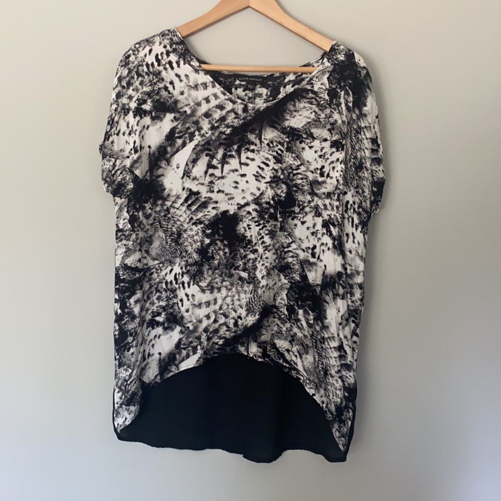 Rock & Republic Large Black & White Abstract Animal Print High Low Flowy Blouse